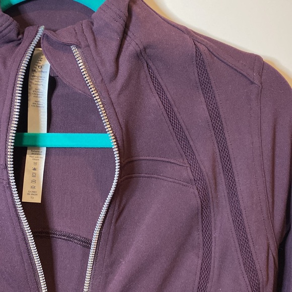 2/$180 NWT Lululemon Define Jacket SE Wing Mesh / Black Cherry Color - Picture 5 of 7